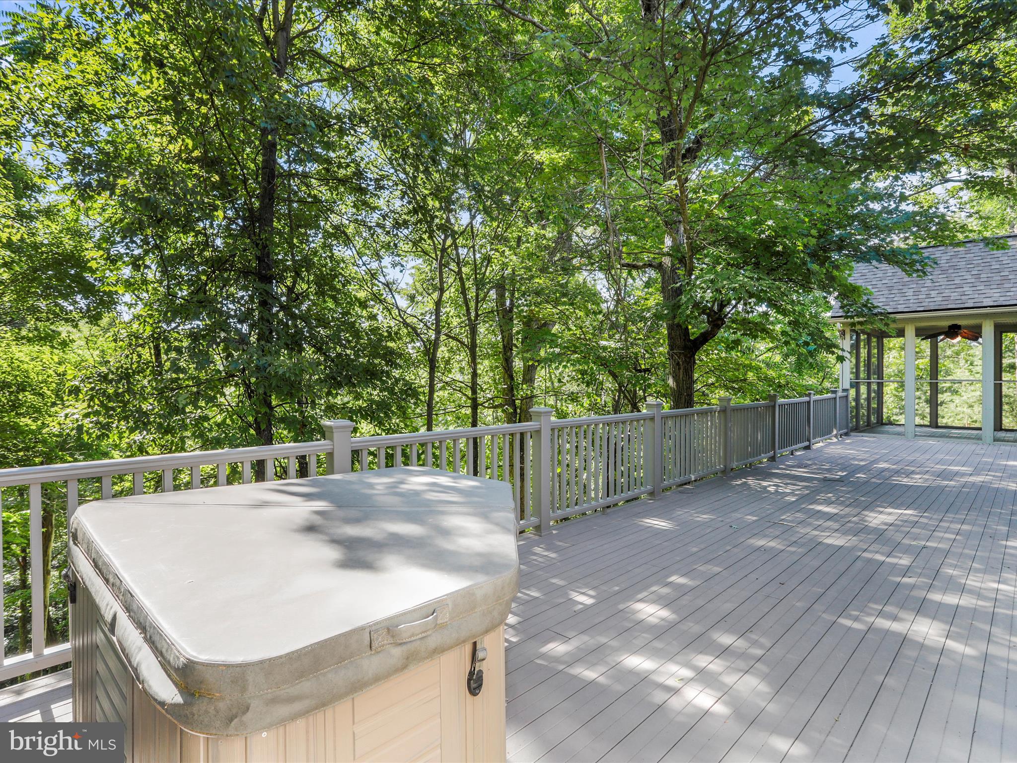 THE WOODS - Residential