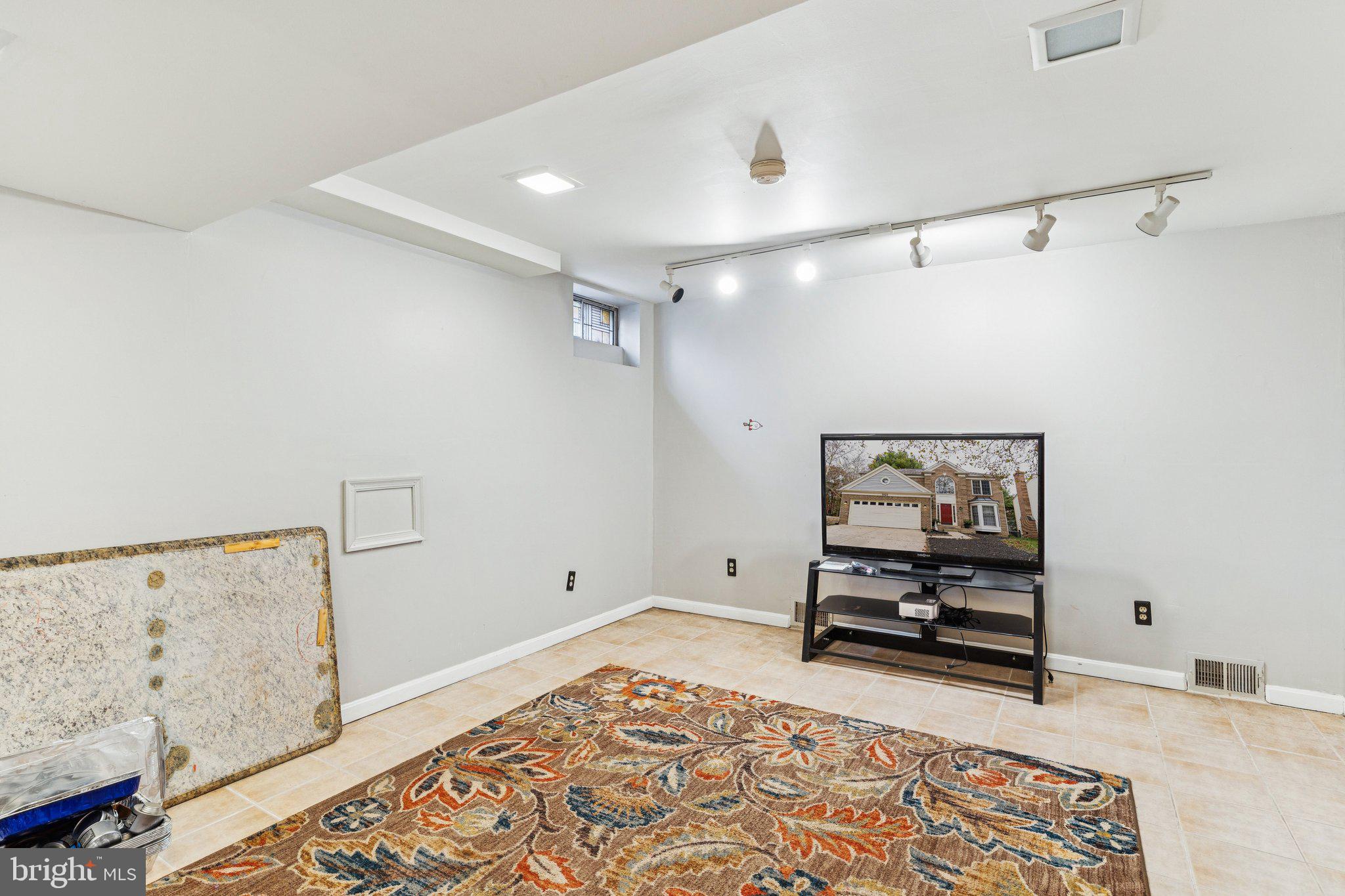 RUSSETT - Residential