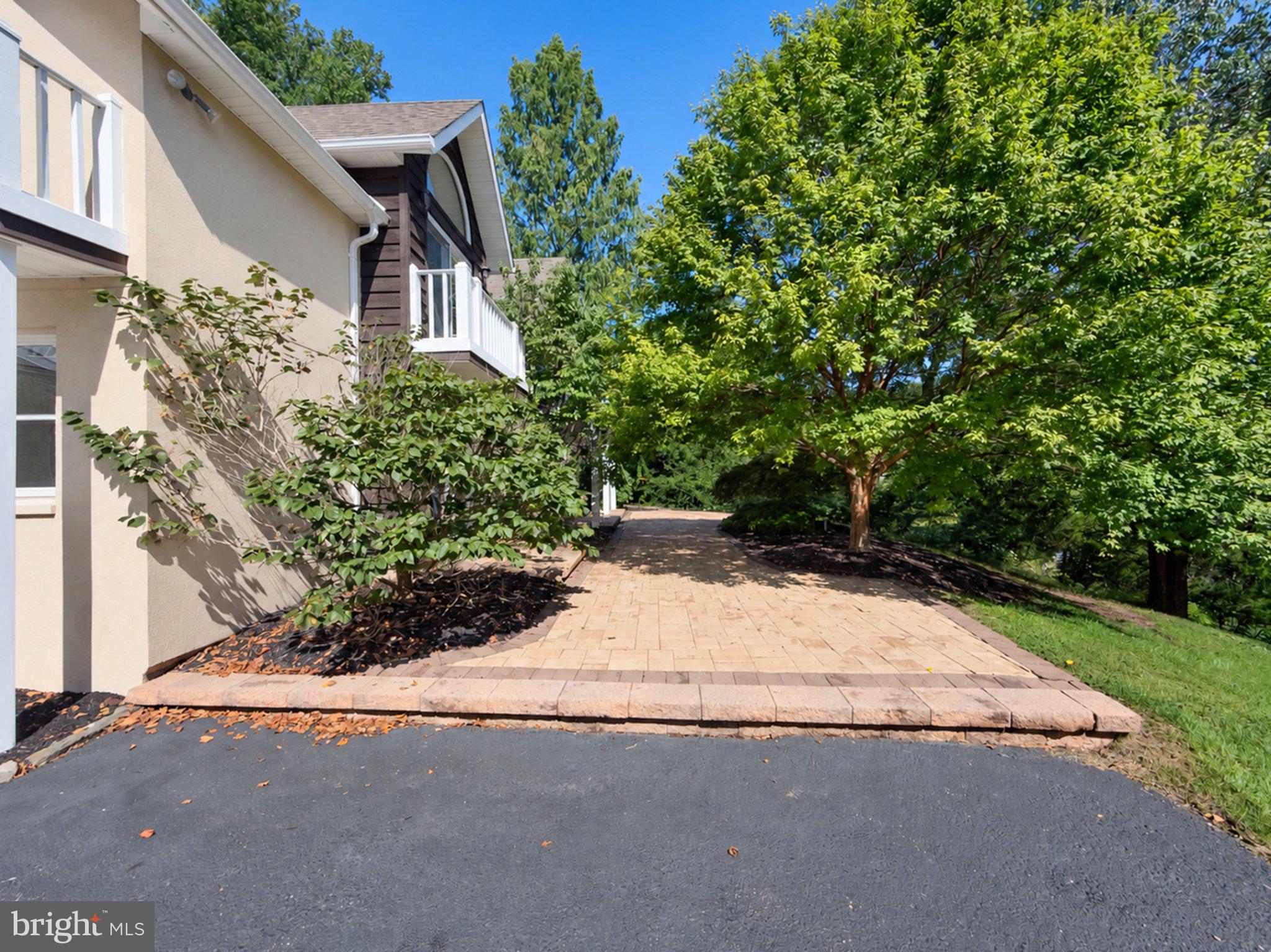 962 WHITE BEAR ROAD