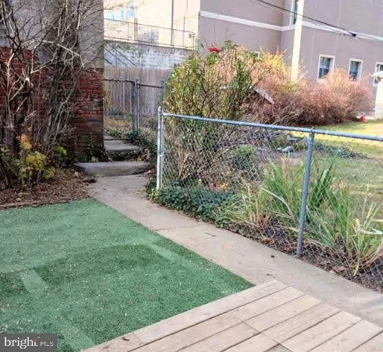 Reading, Pennsylvania 19610, United States, 4 Bedrooms Bedrooms, ,1 BathroomBathrooms,Residential,Pending,30123