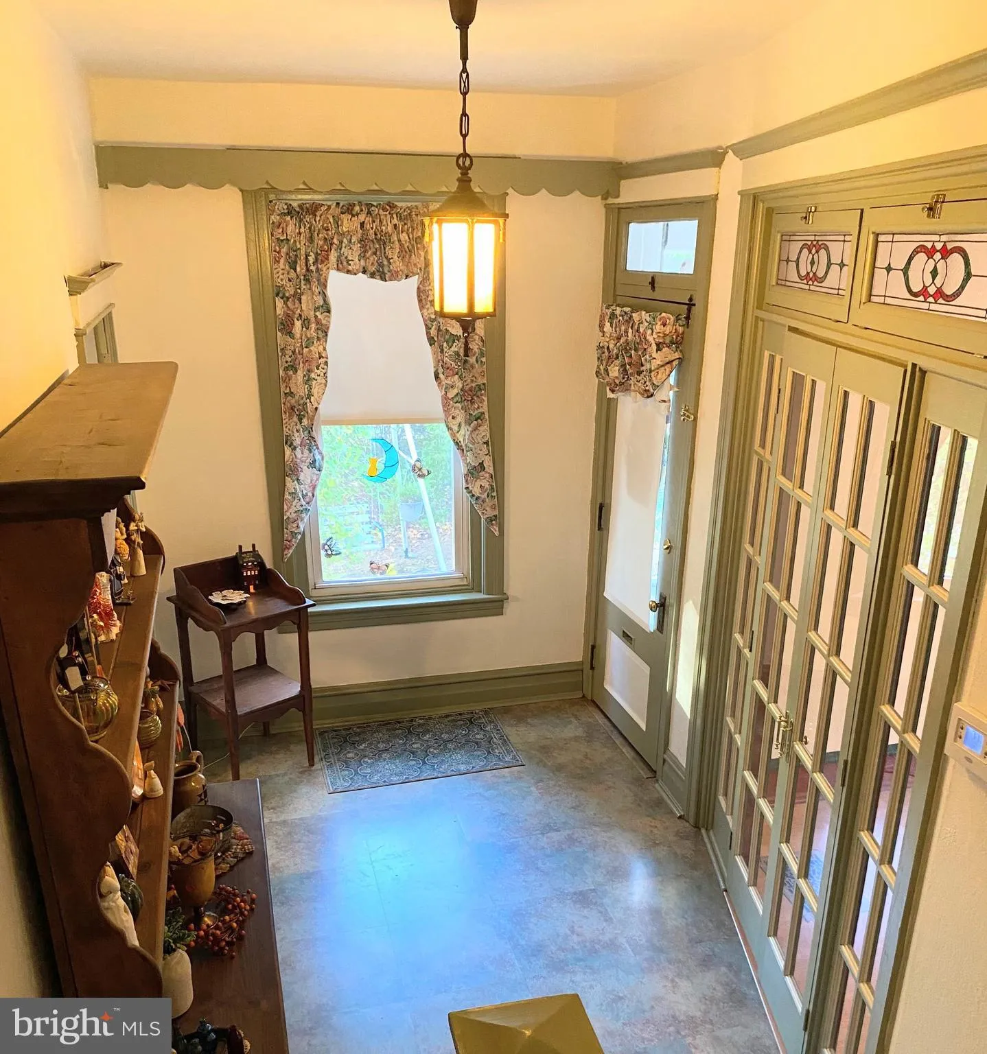 Reading, Pennsylvania 19610, United States, 4 Bedrooms Bedrooms, ,1 BathroomBathrooms,Residential,Pending,30123