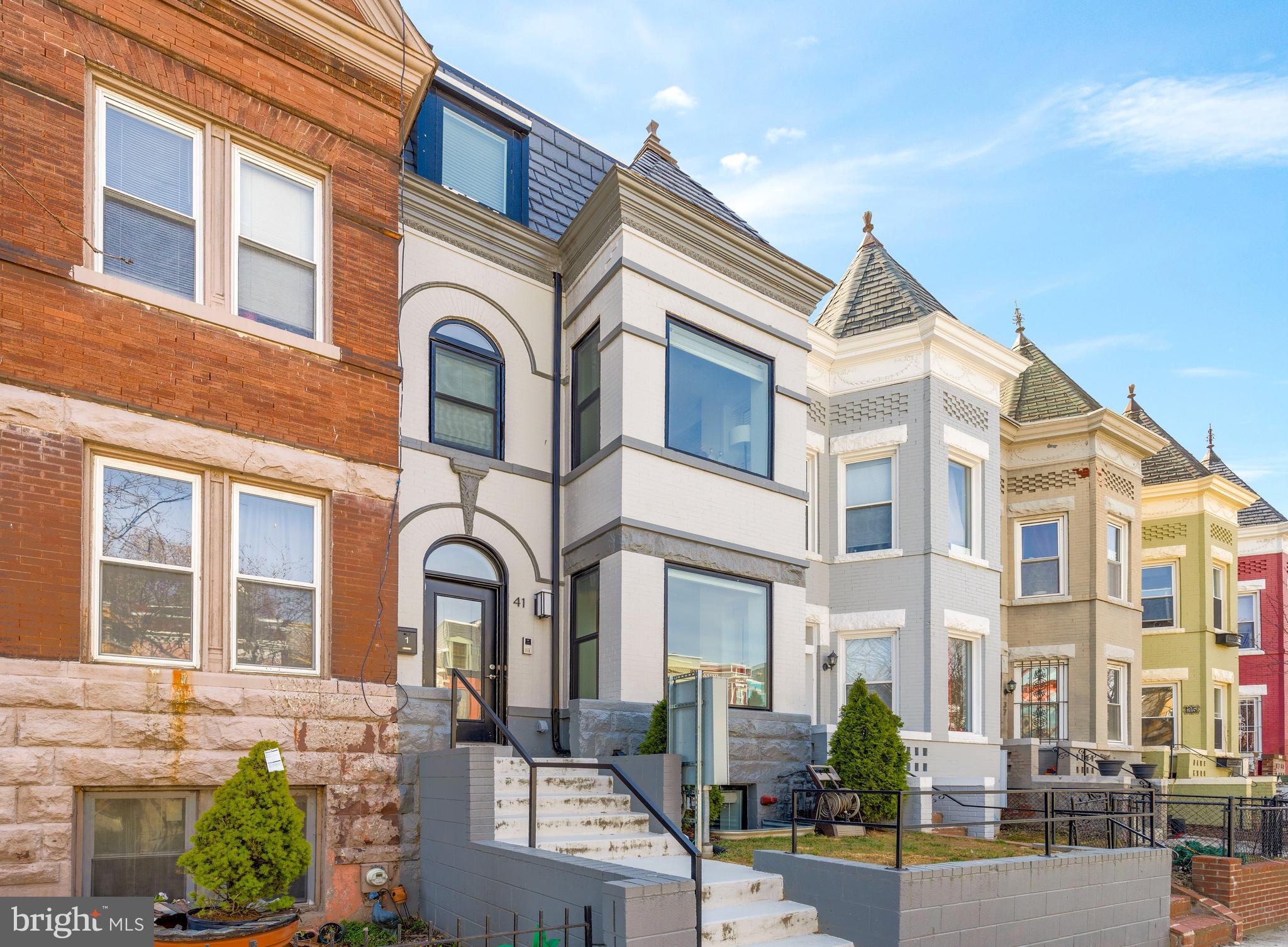 41 Q STREET NE 100