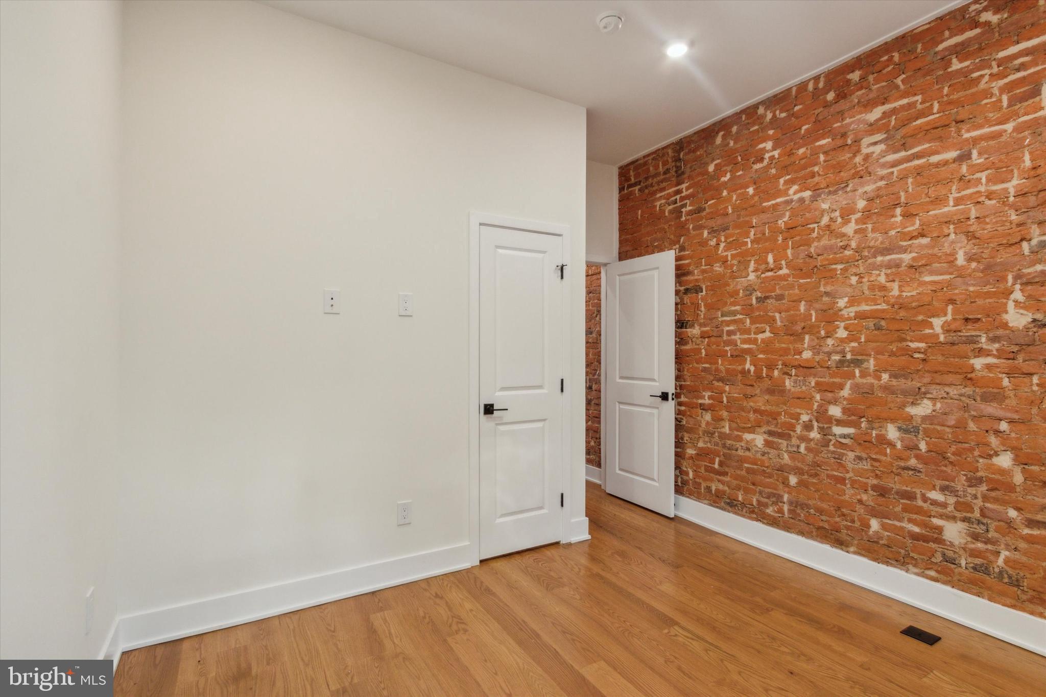 STRAWBERRY MANSION - Residential Lease