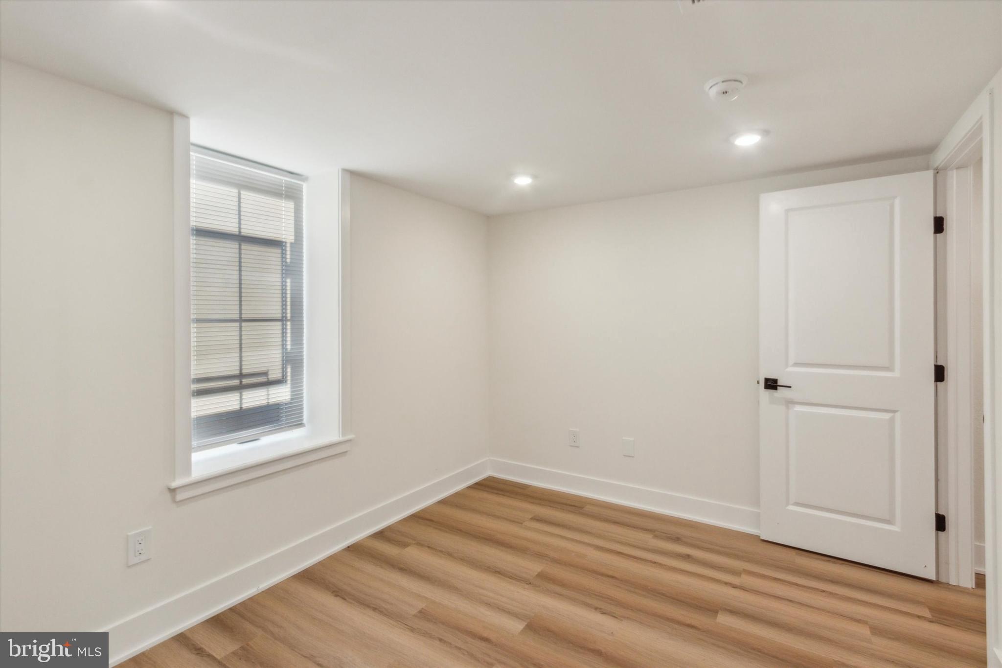 STRAWBERRY MANSION - Residential Lease