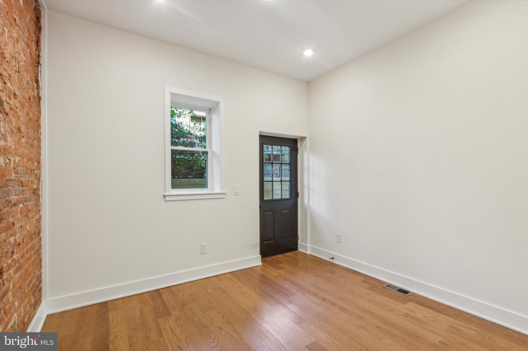 STRAWBERRY MANSION - Residential Lease