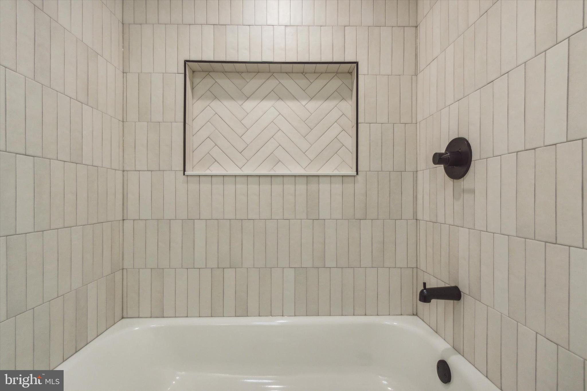 STRAWBERRY MANSION - Residential Lease