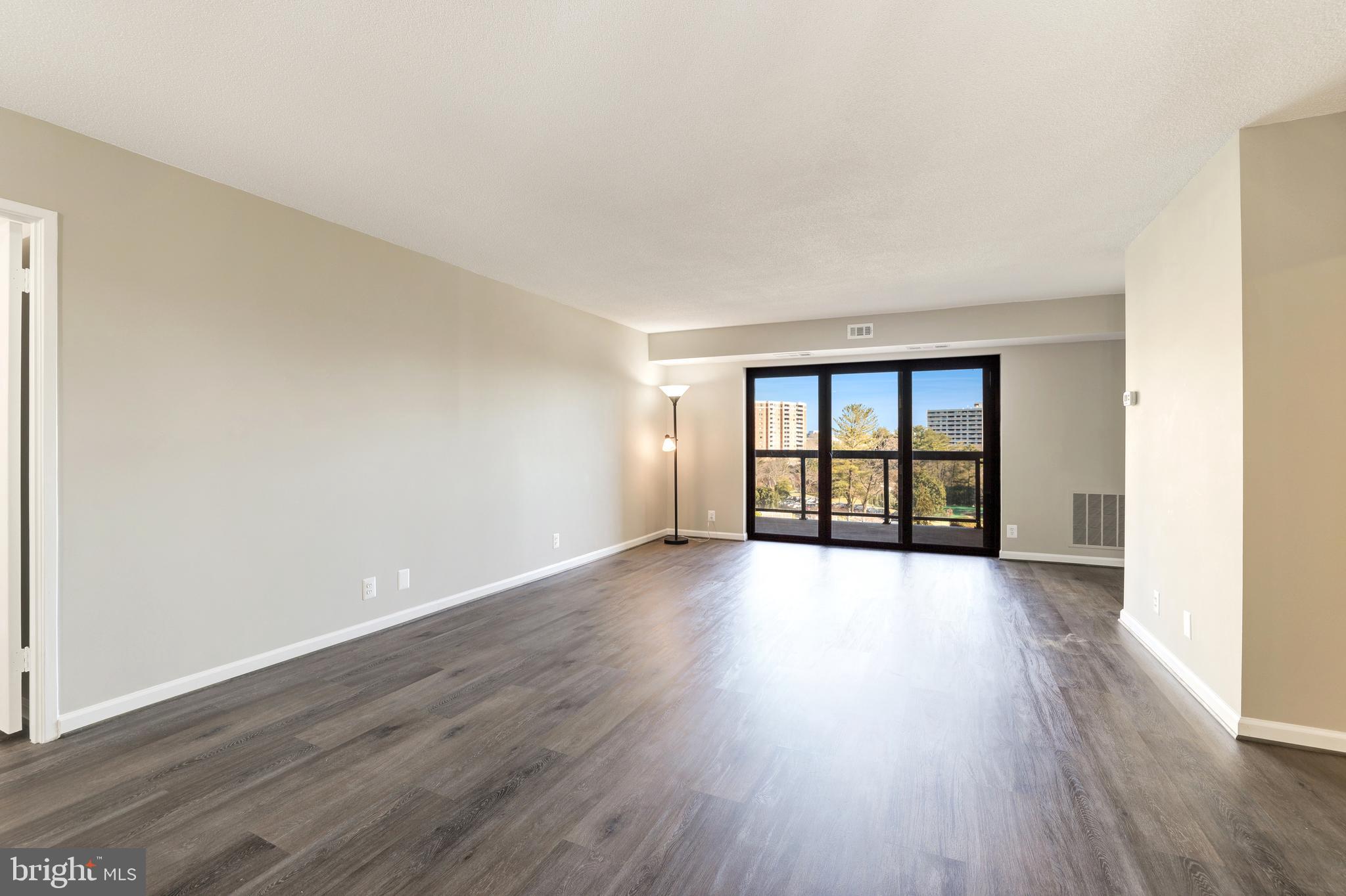 WATERGATE AT LANDMARK - Residential