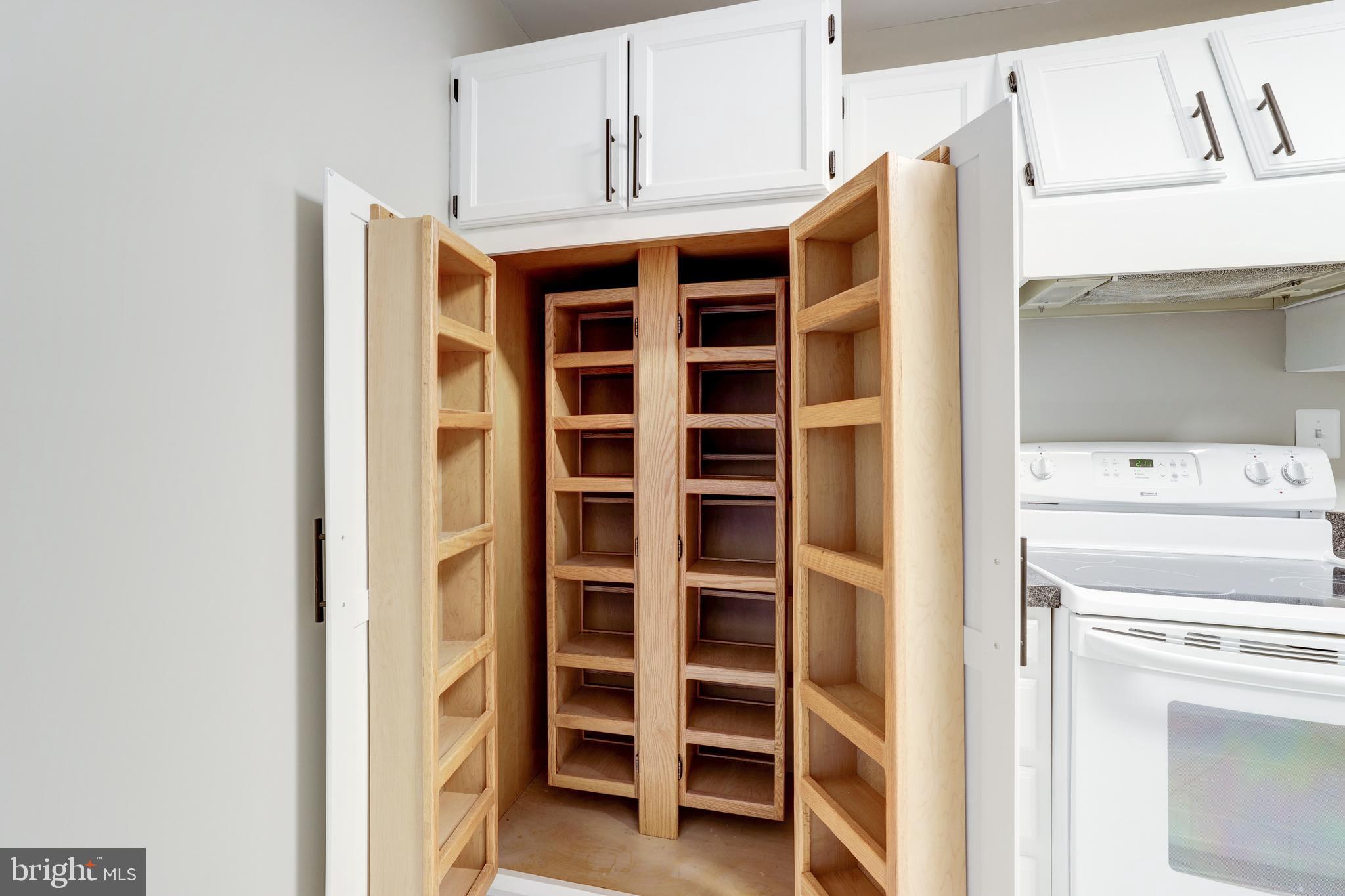 WATERGATE AT LANDMARK - Residential