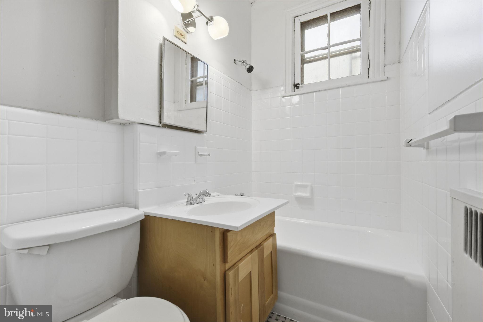 LANDSDOWNE STATION - Residential Income