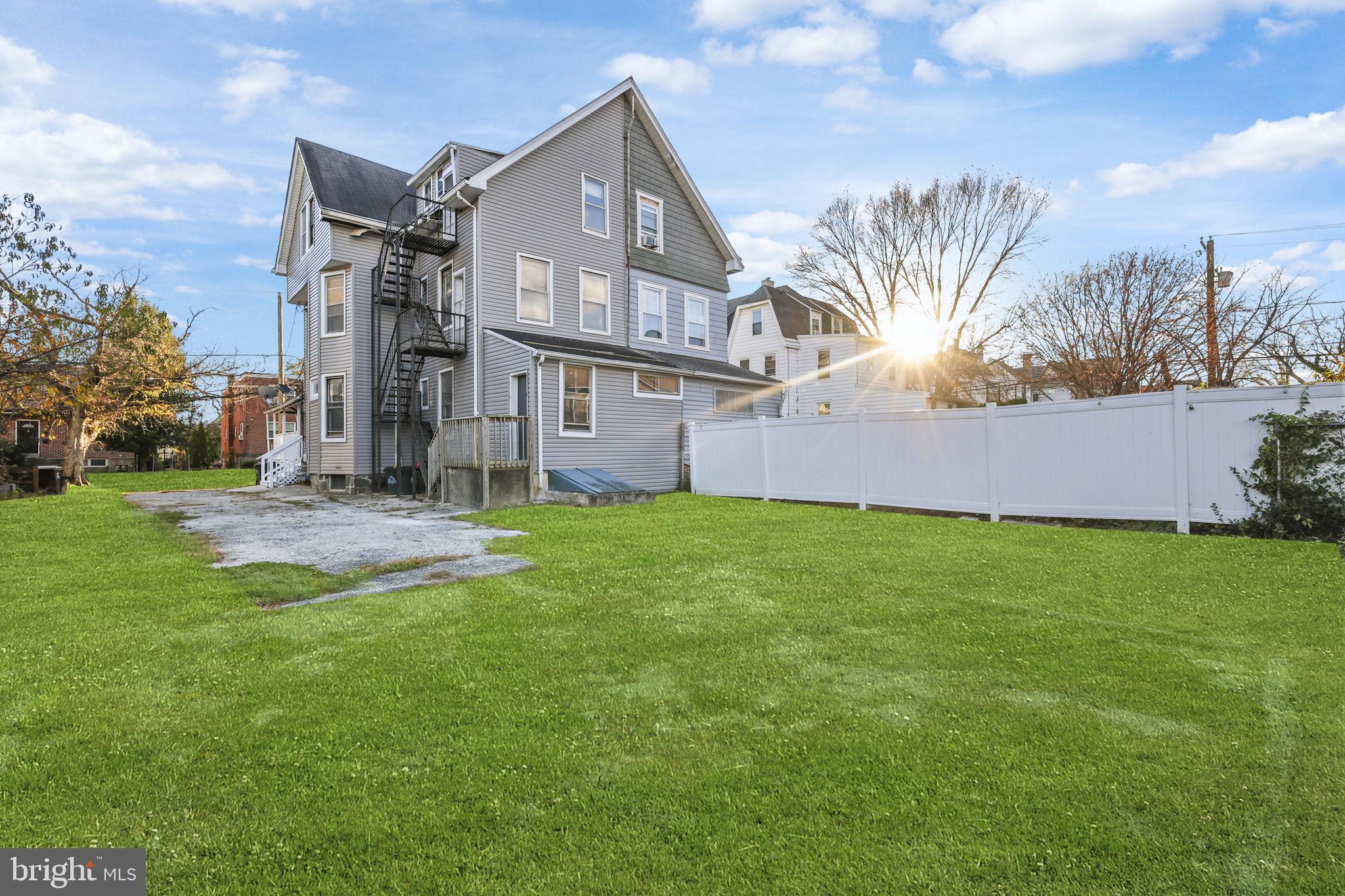 LANDSDOWNE STATION - Residential Income