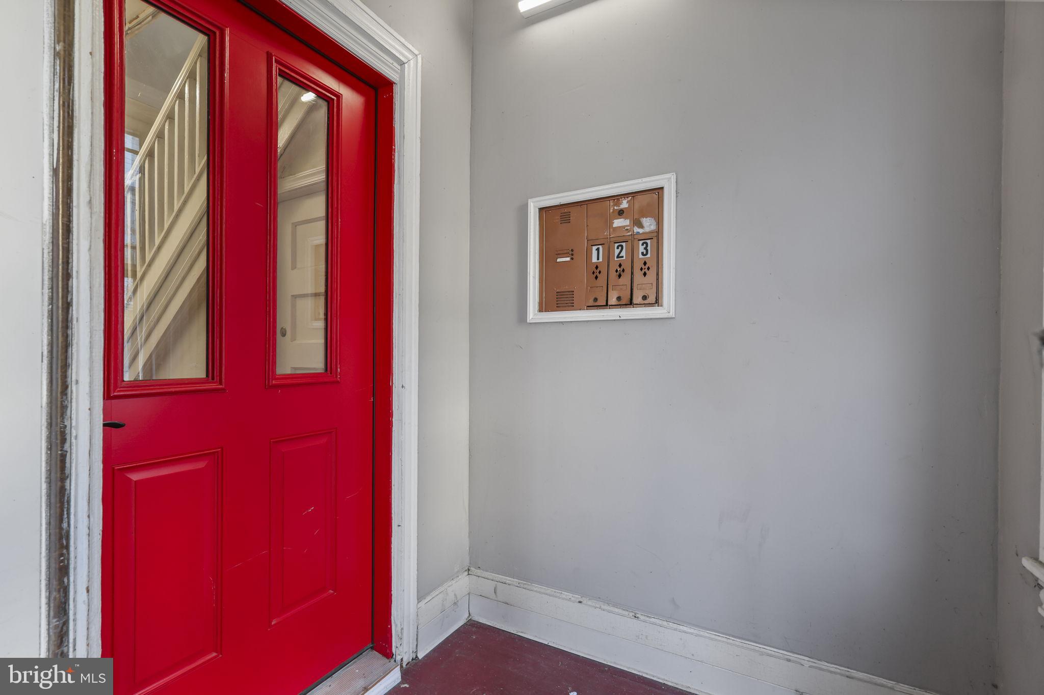 LANDSDOWNE STATION - Residential Income