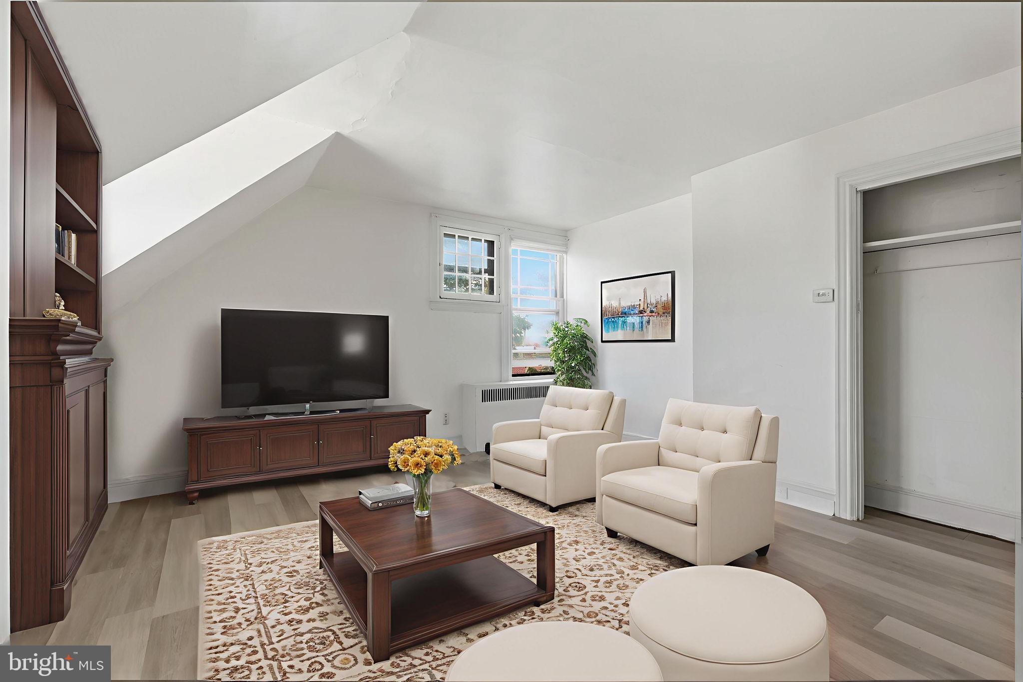 LANDSDOWNE STATION - Residential Income