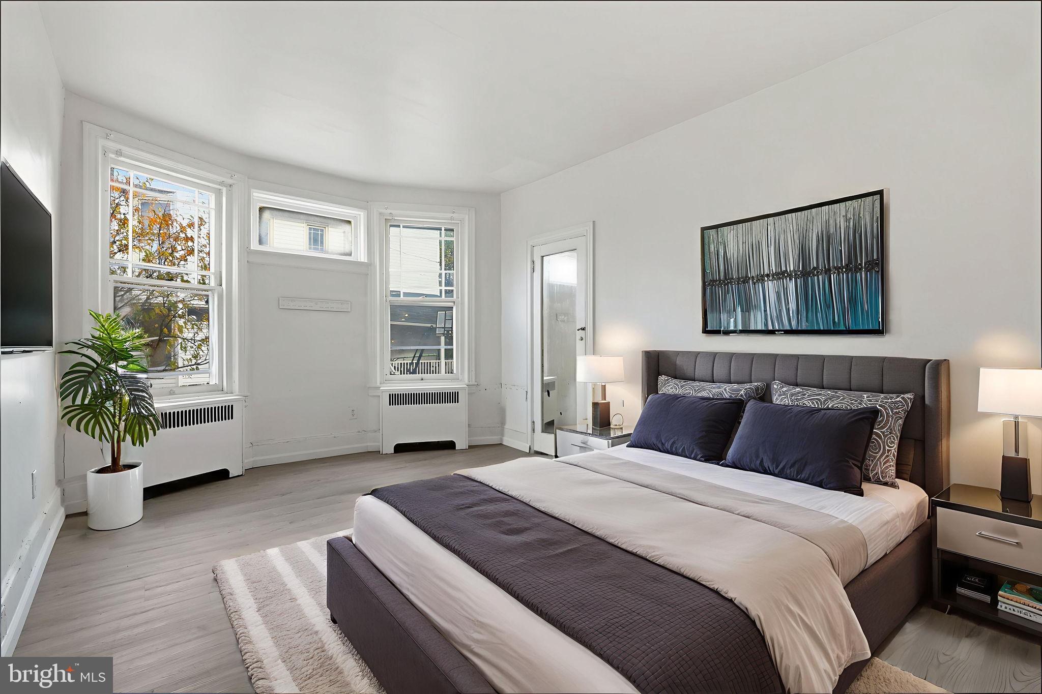 LANDSDOWNE STATION - Residential Income