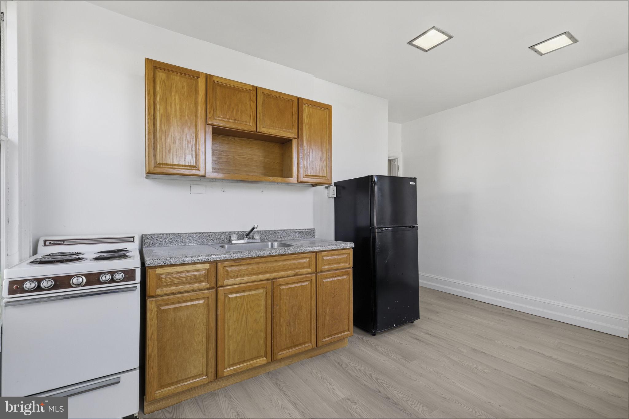 LANDSDOWNE STATION - Residential Income