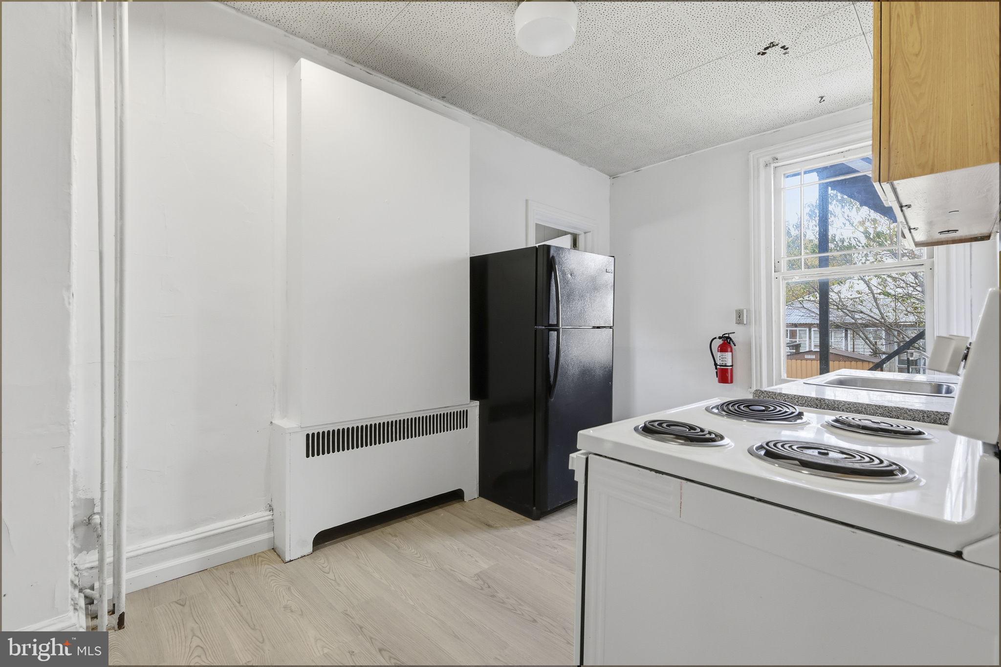 LANDSDOWNE STATION - Residential Income