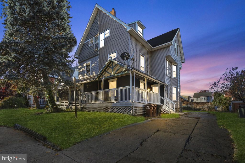 Photo of 37 E Stratford Avenue, LANSDOWNE, PA 19050 (MLS # PADE2103660)