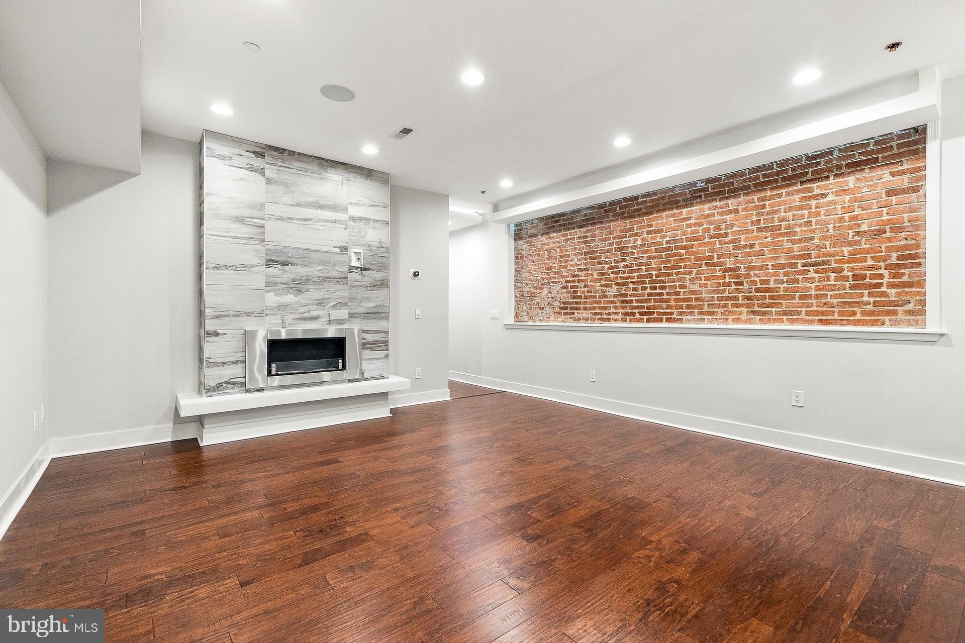 1126 5TH STREET NW