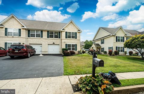 Photo of 646 Elm Street, ROYERSFORD, PA 19468 (MLS # PAMC2154698)