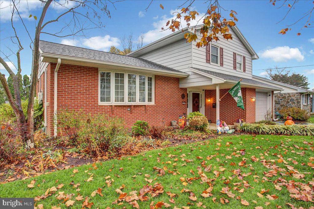 Photo of 305 BALMER RD, LITITZ, PA 17543 (MLS # PALA2028056)