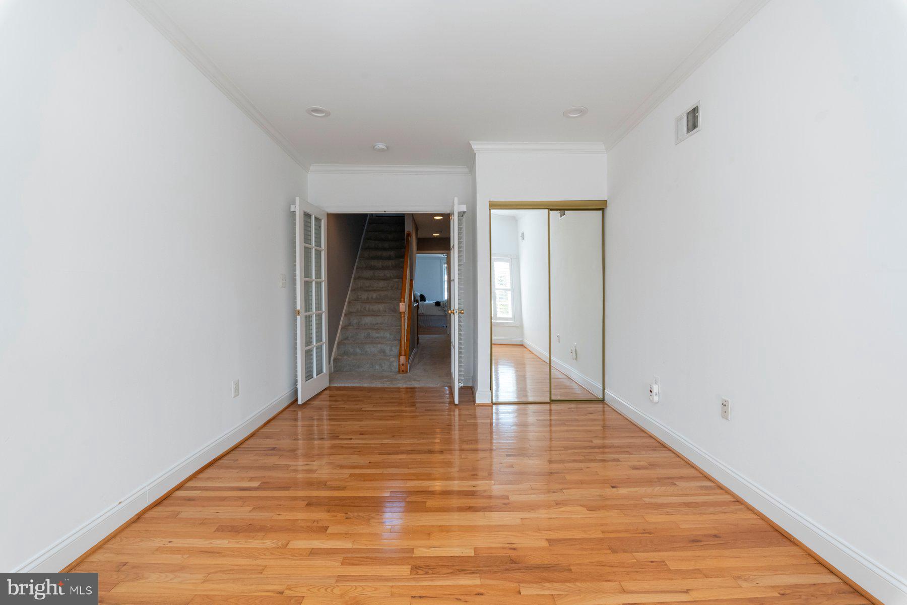 RIVERSIDE - Residential