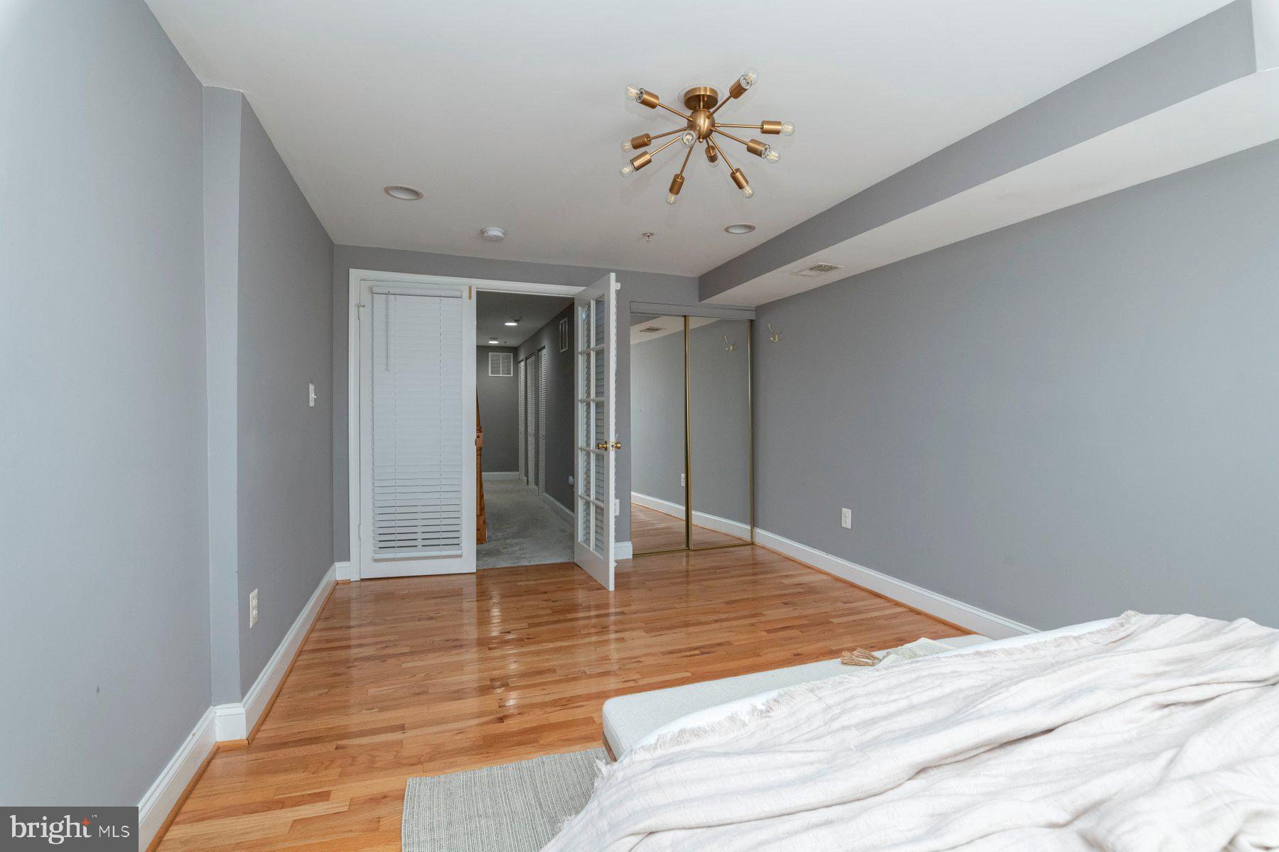 RIVERSIDE - Residential