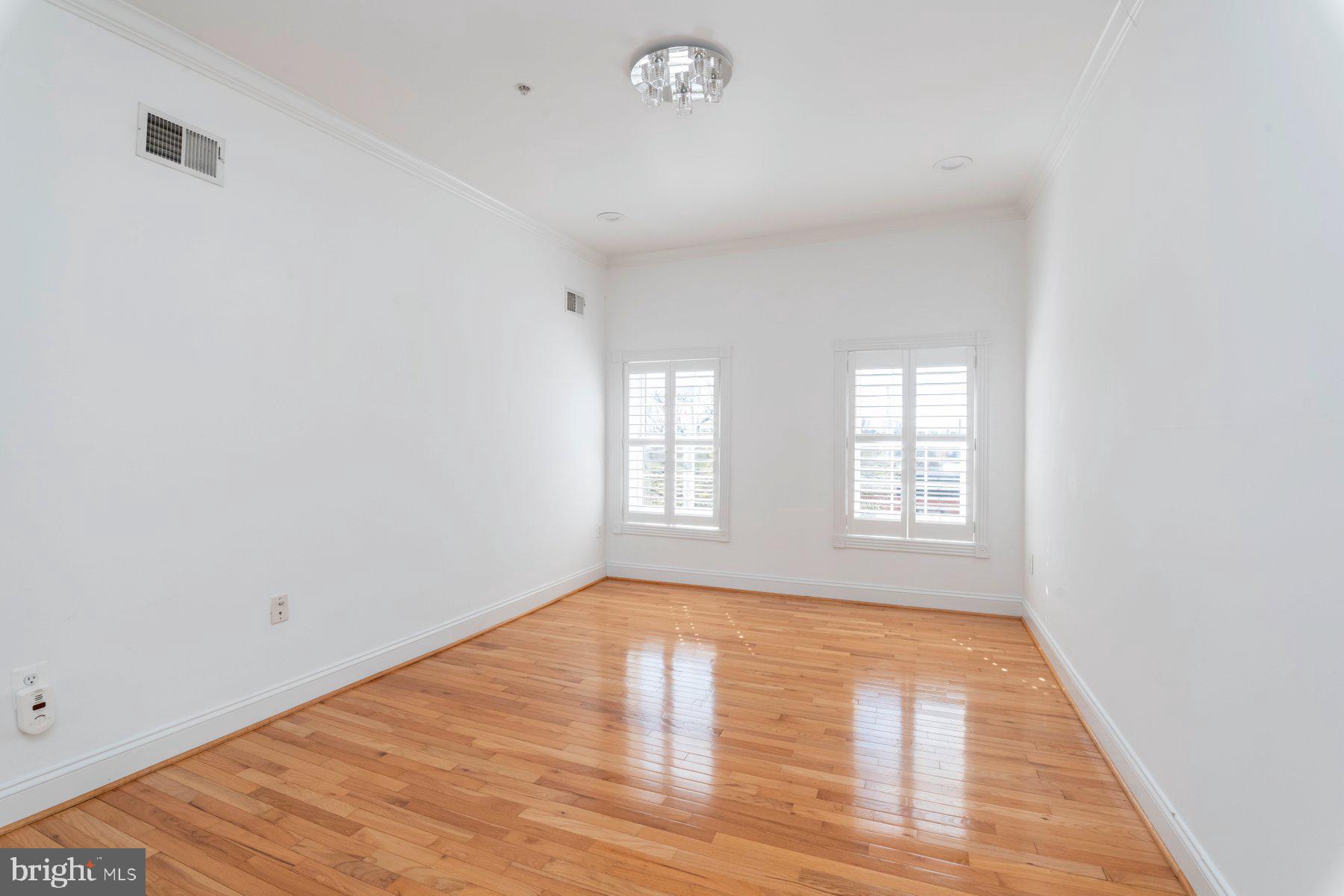 RIVERSIDE - Residential