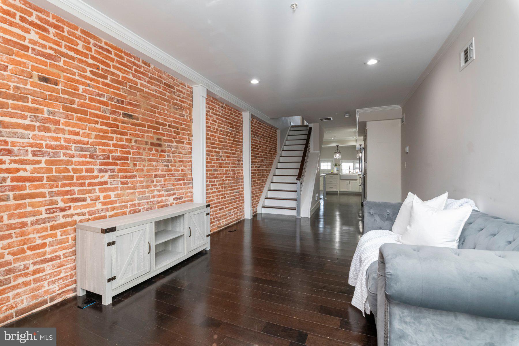 RIVERSIDE - Residential