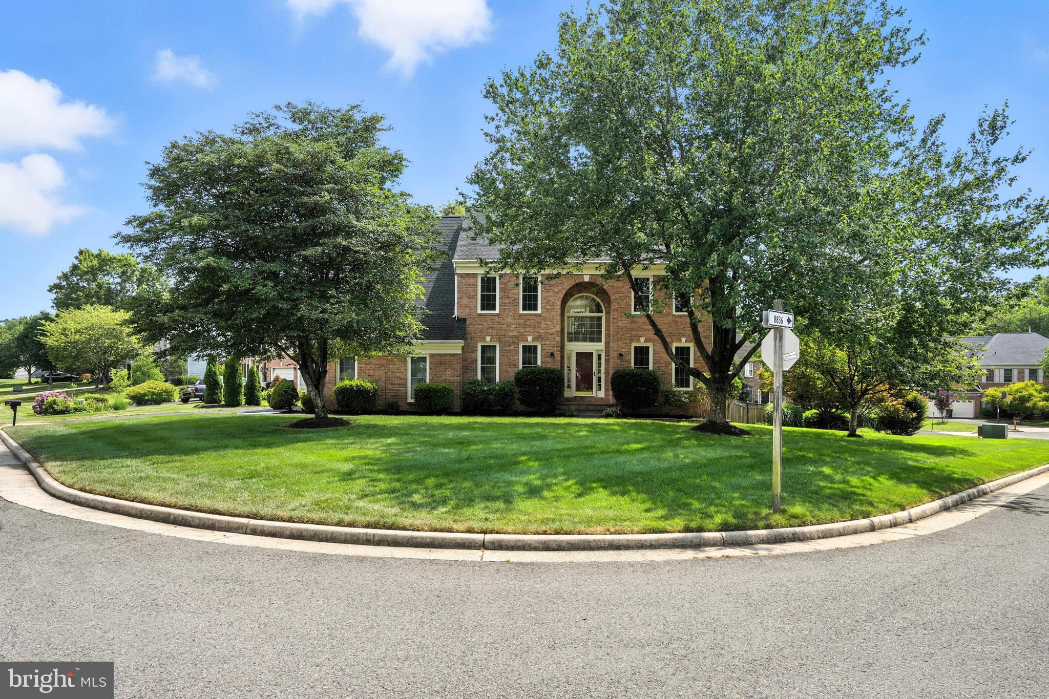 4914 EDGE ROCK DRIVE