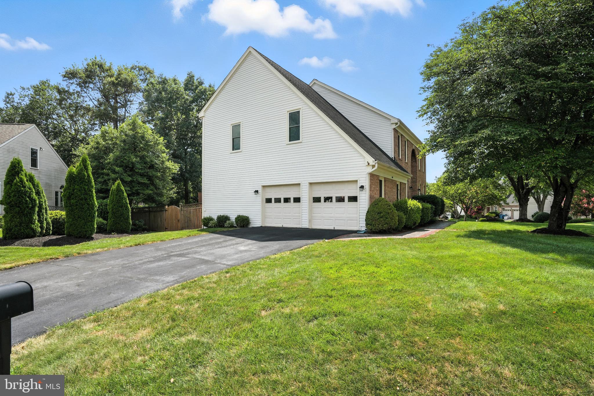 4914 EDGE ROCK DRIVE