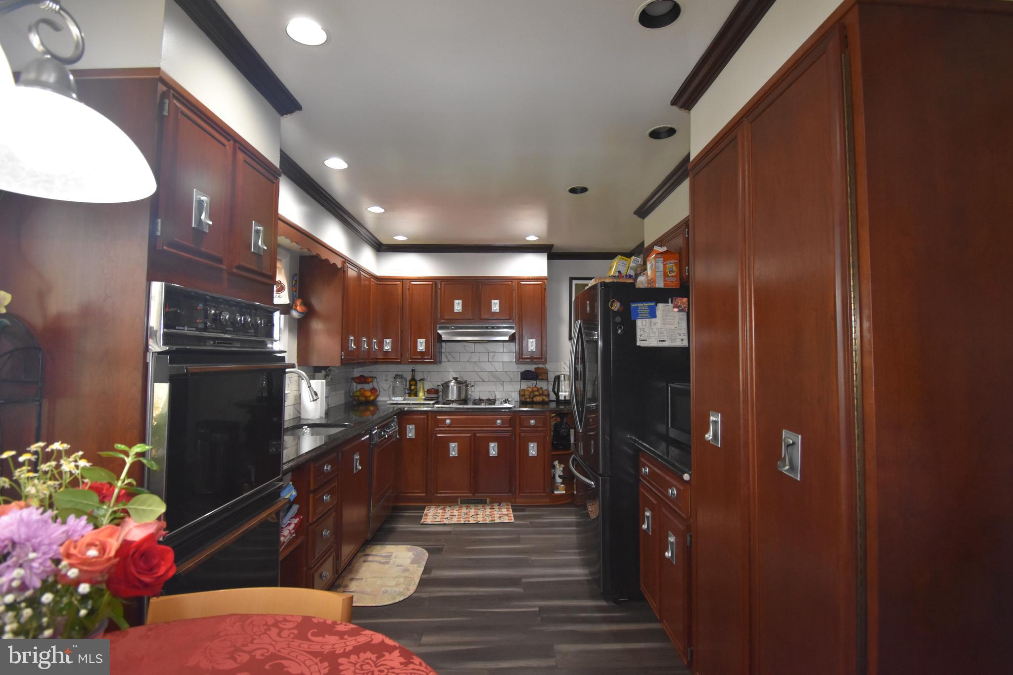 FAIRLAWN - Residential