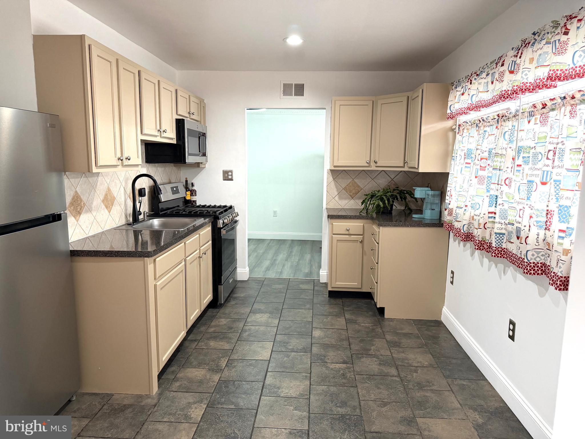 CASTLE HILLS - Residential