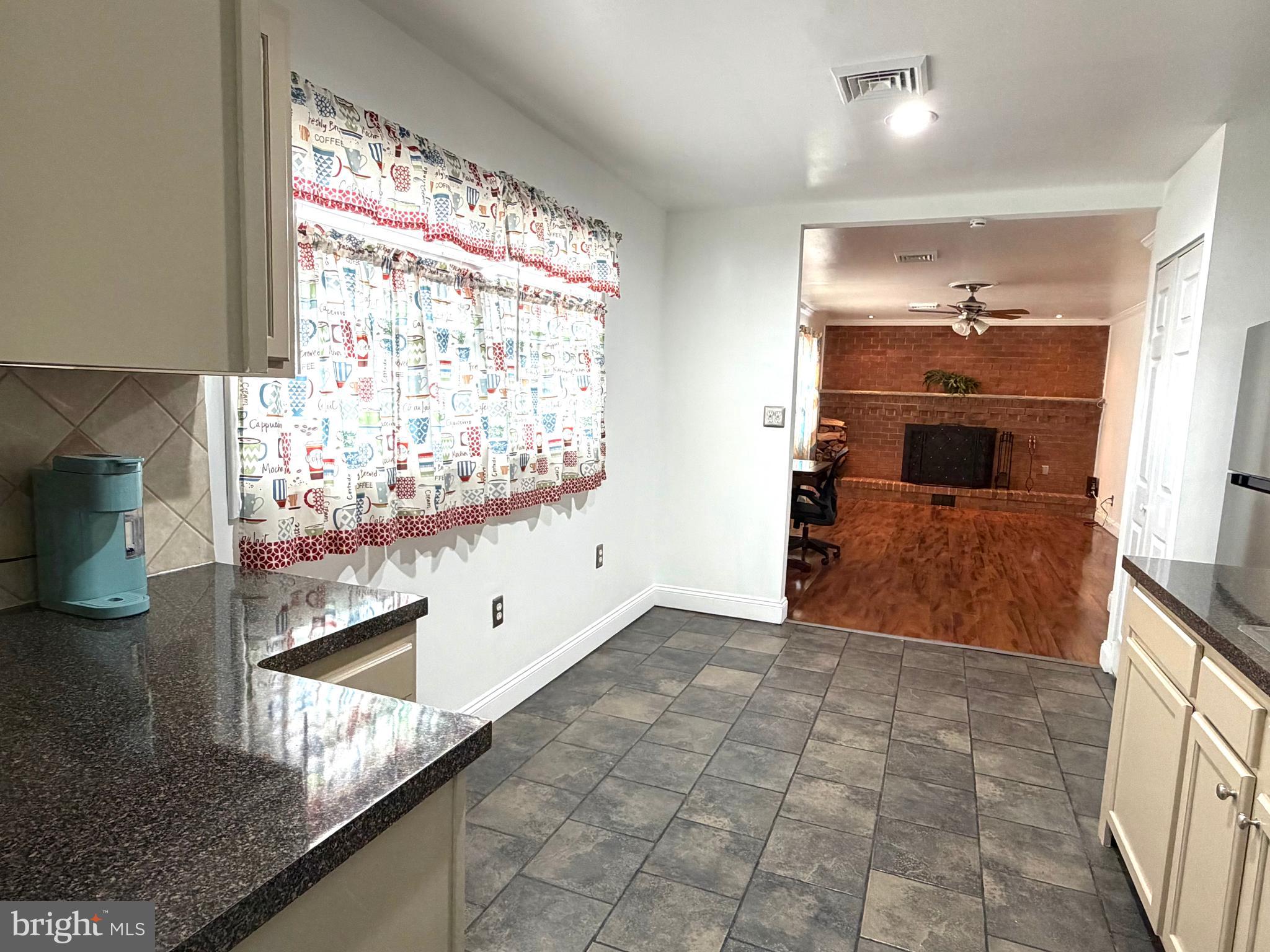 CASTLE HILLS - Residential