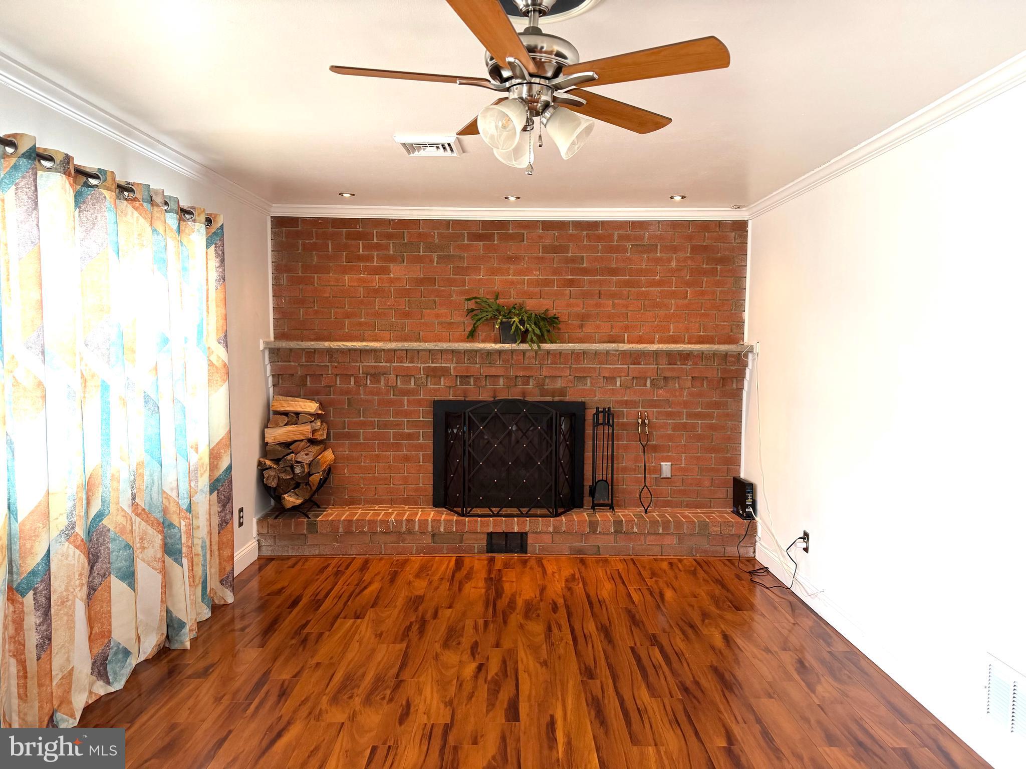 CASTLE HILLS - Residential