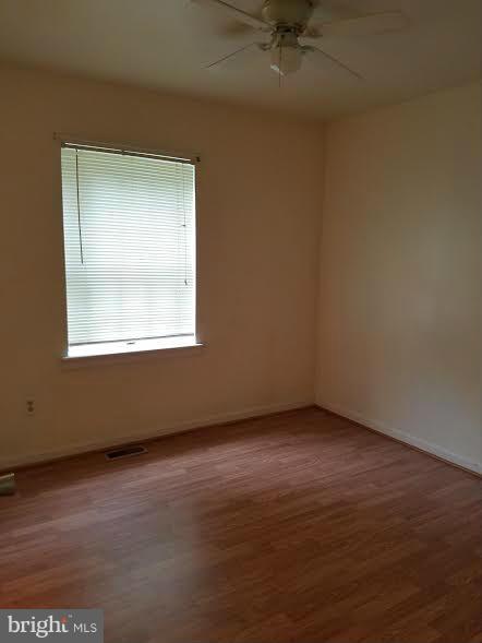 LAKE LAND - Residential Lease