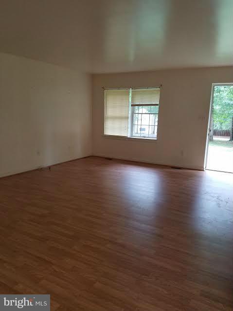 LAKE LAND - Residential Lease