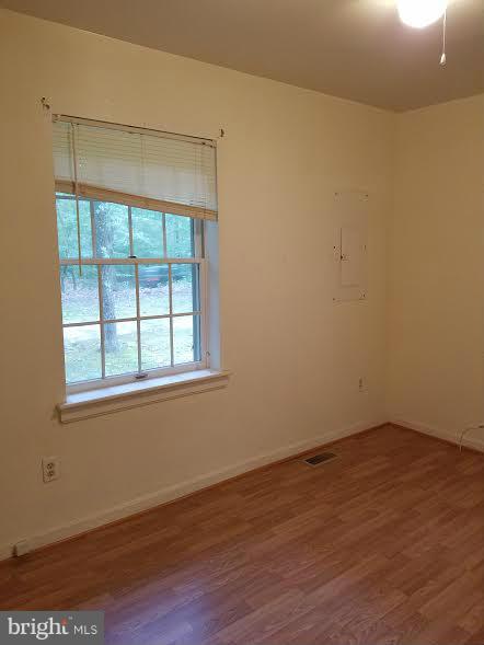 LAKE LAND - Residential Lease