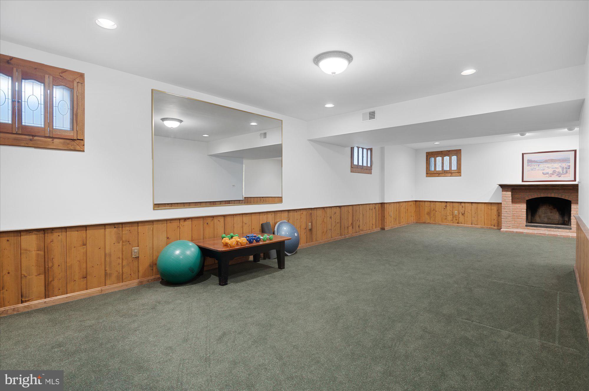 RIVER FALLS - Residential