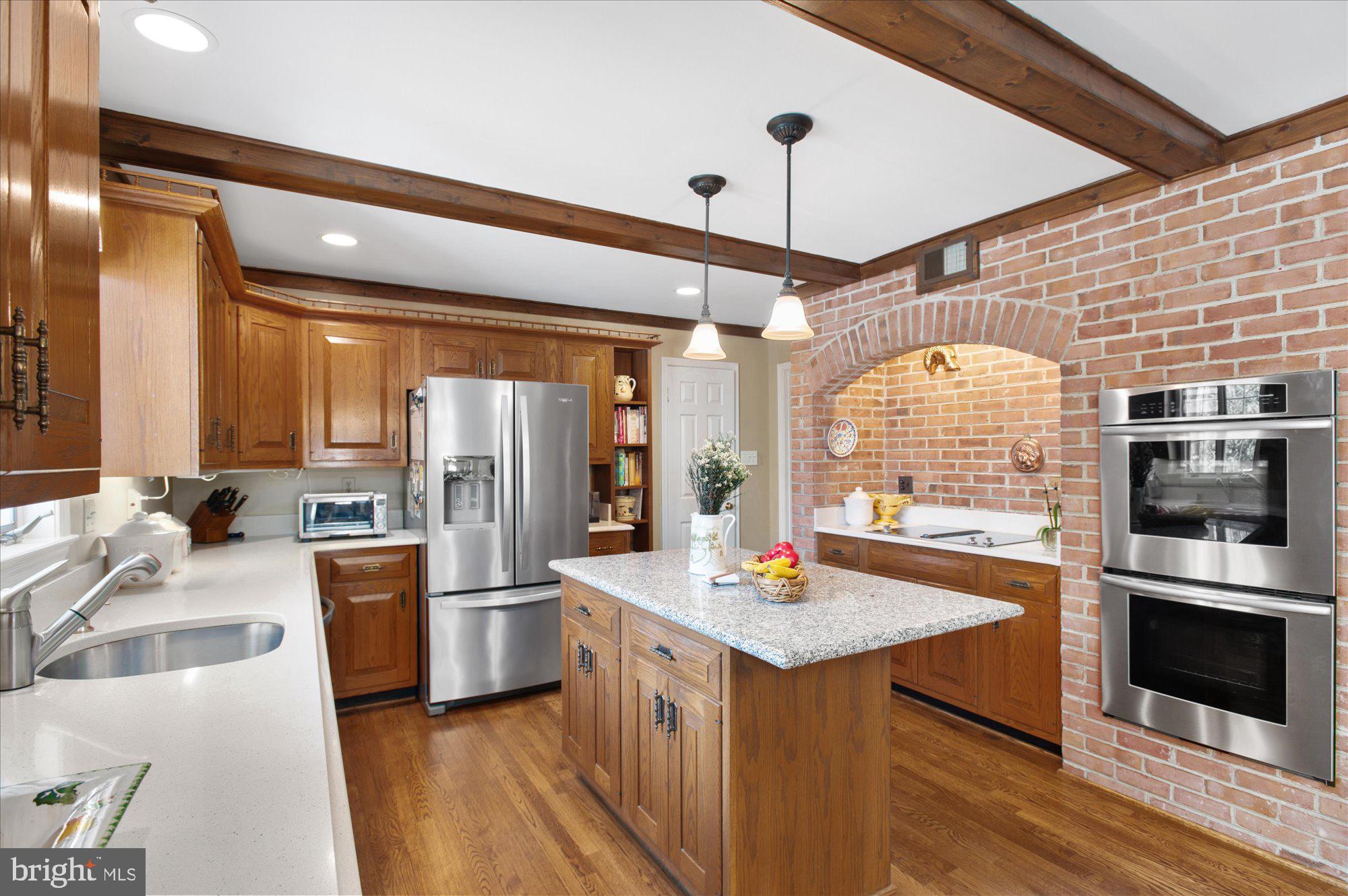 RIVER FALLS - Residential