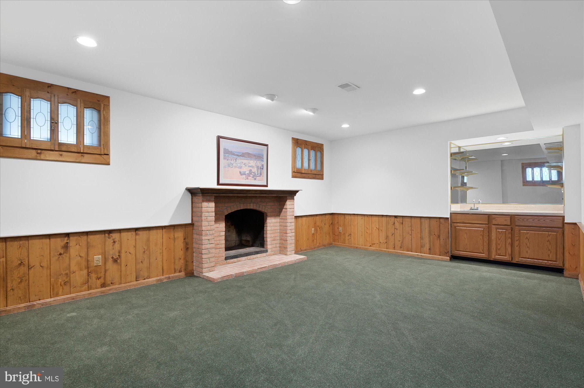 RIVER FALLS - Residential