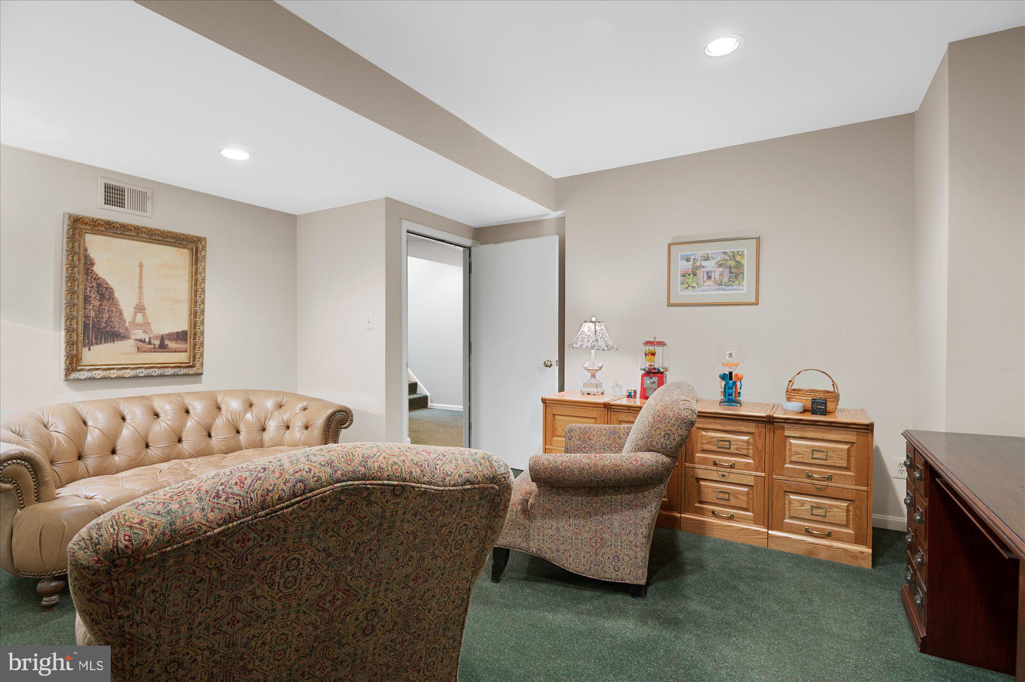 RIVER FALLS - Residential