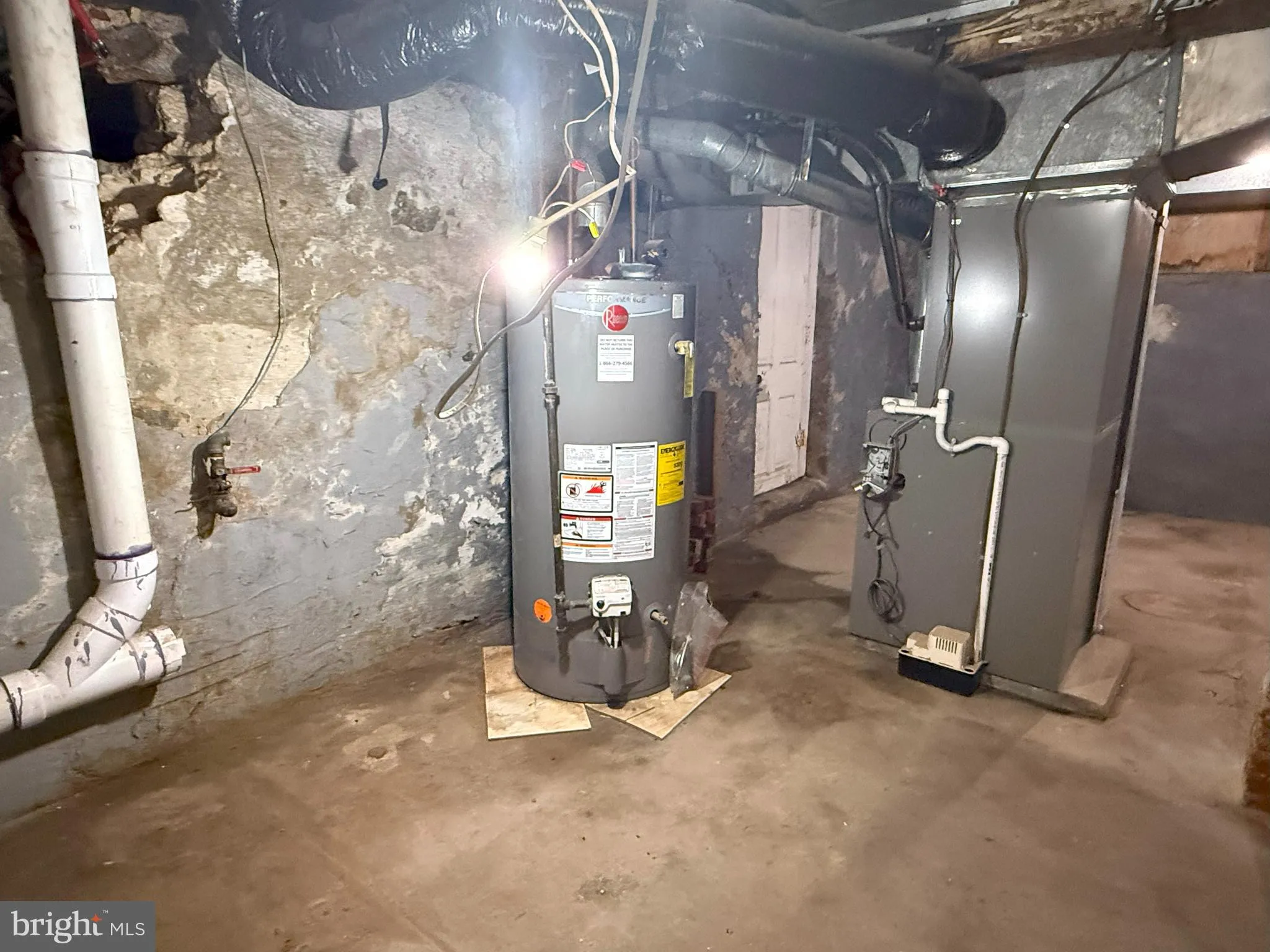 Woodbury, New Jersey 08096, United States, 6 Bedrooms Bedrooms, ,3 BathroomsBathrooms,Residential,Active,166781