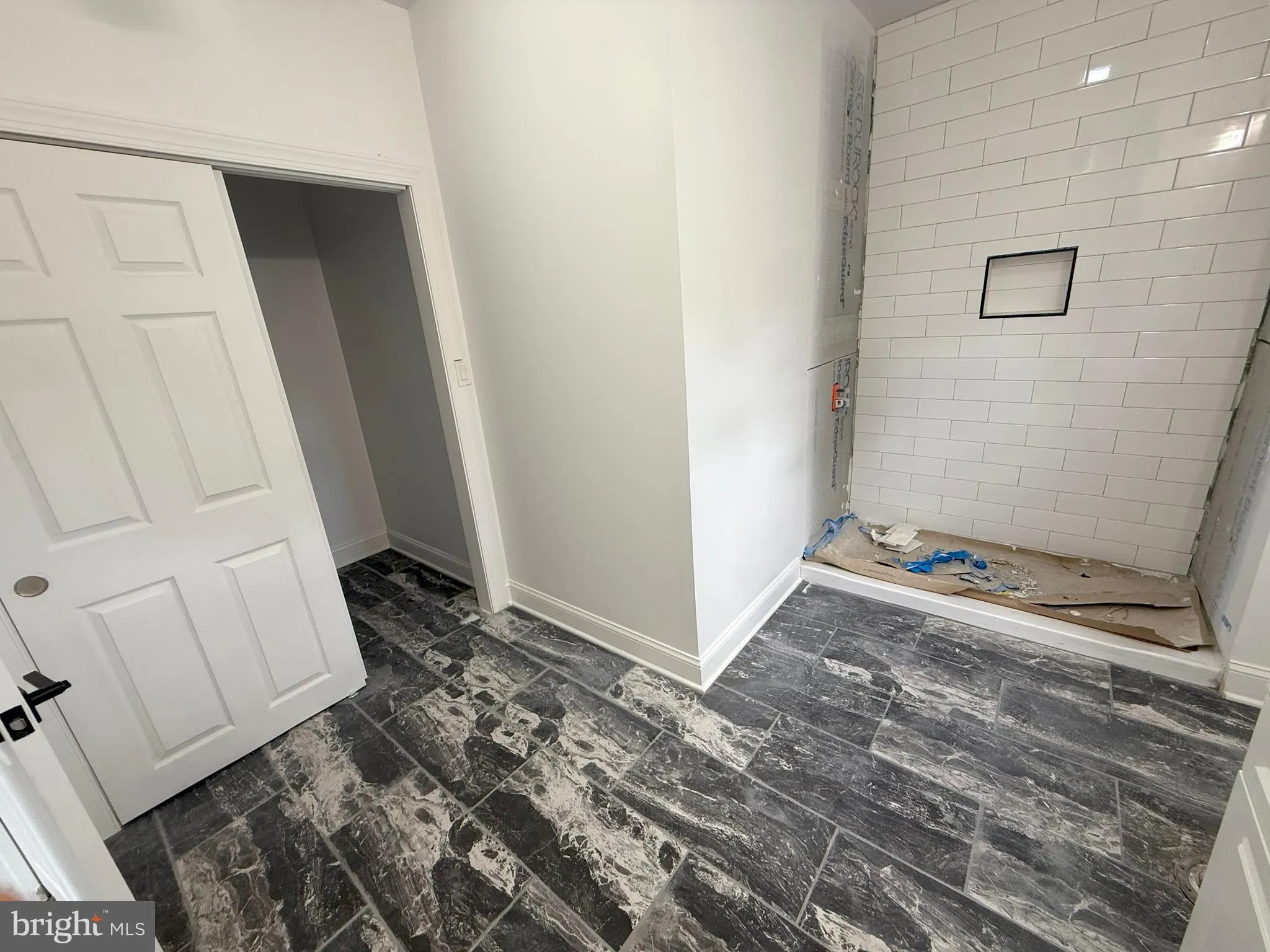 Woodbury, New Jersey 08096, United States, 6 Bedrooms Bedrooms, ,3 BathroomsBathrooms,Residential,Active,166781