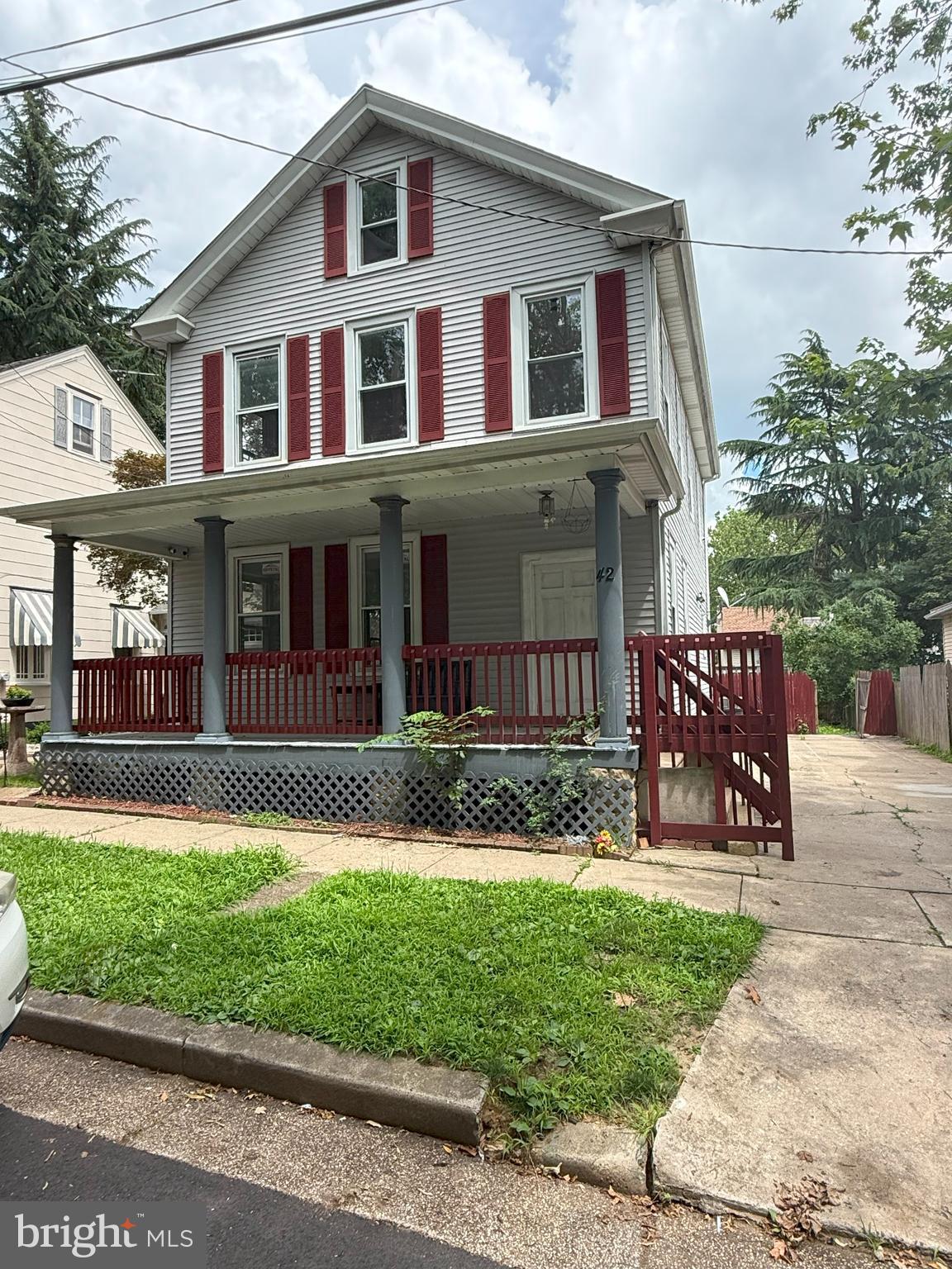 42 LAUREL STREET