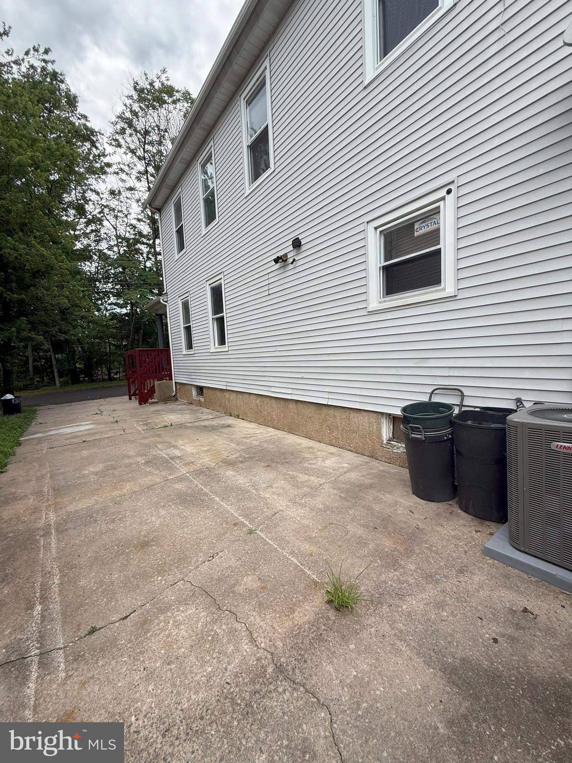 42 LAUREL STREET