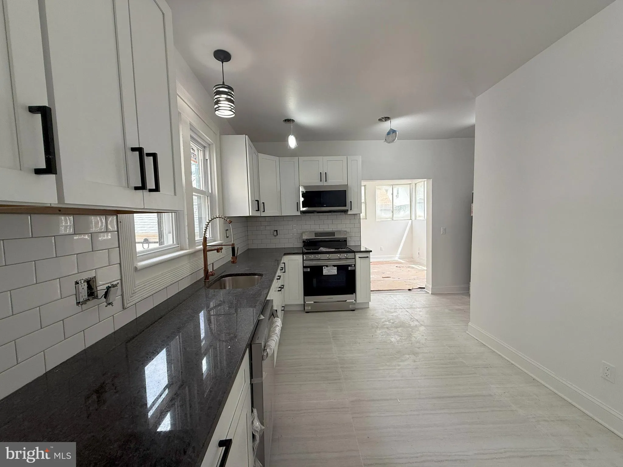 Woodbury, New Jersey 08096, United States, 6 Bedrooms Bedrooms, ,3 BathroomsBathrooms,Residential,Active,166781