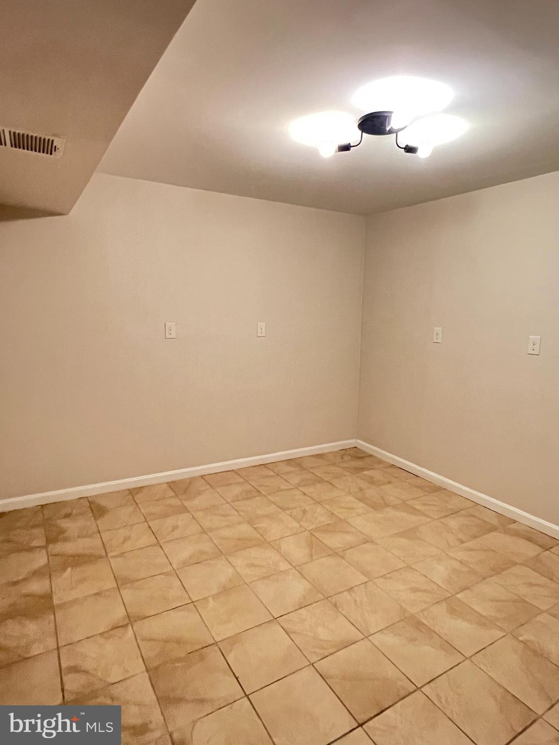 PHEASANT RUN - Residential Lease