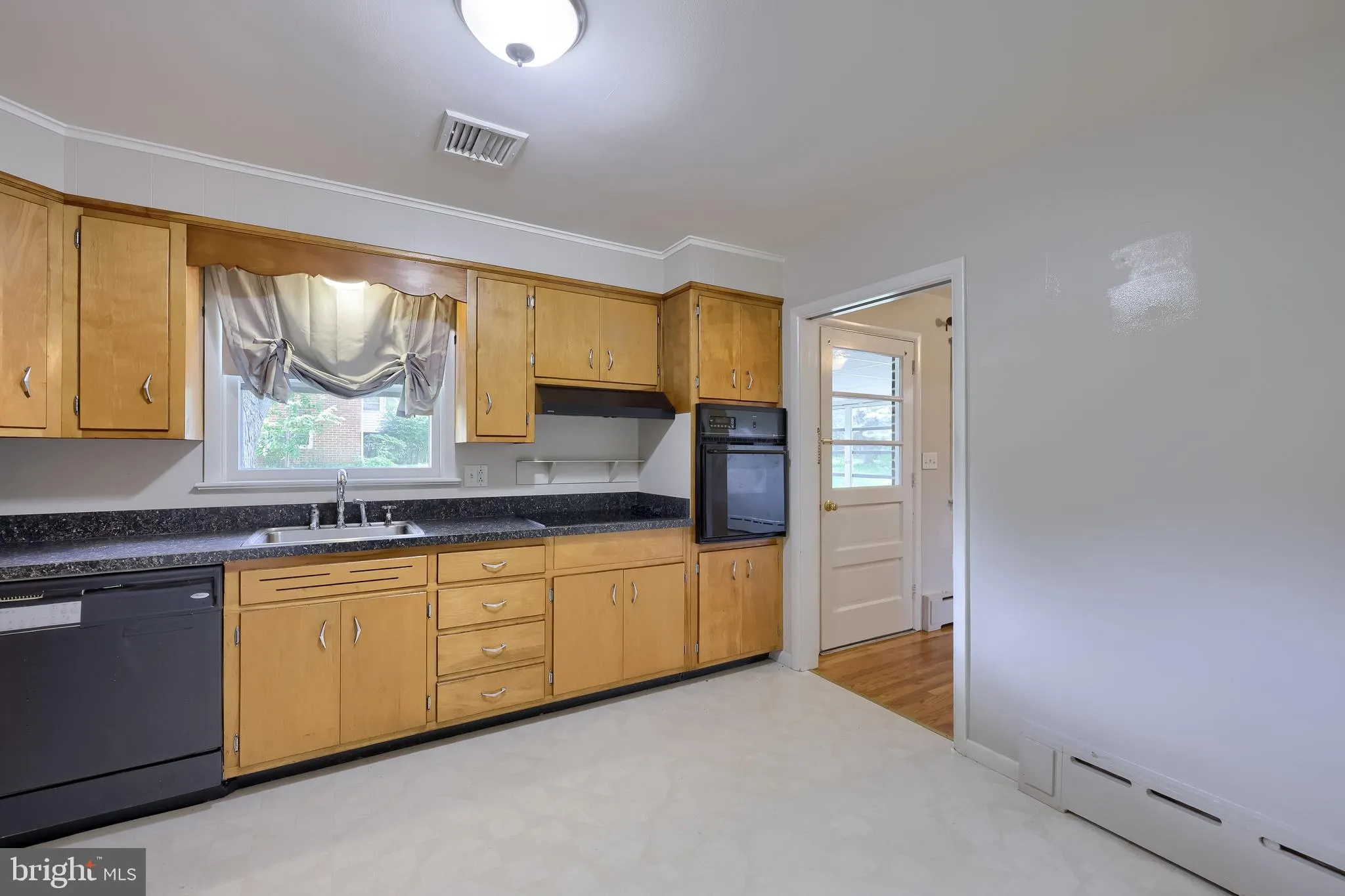 Lancaster, Pennsylvania 17601, United States, 3 Bedrooms Bedrooms, ,3 BathroomsBathrooms,Residential,Coming Soon,161959