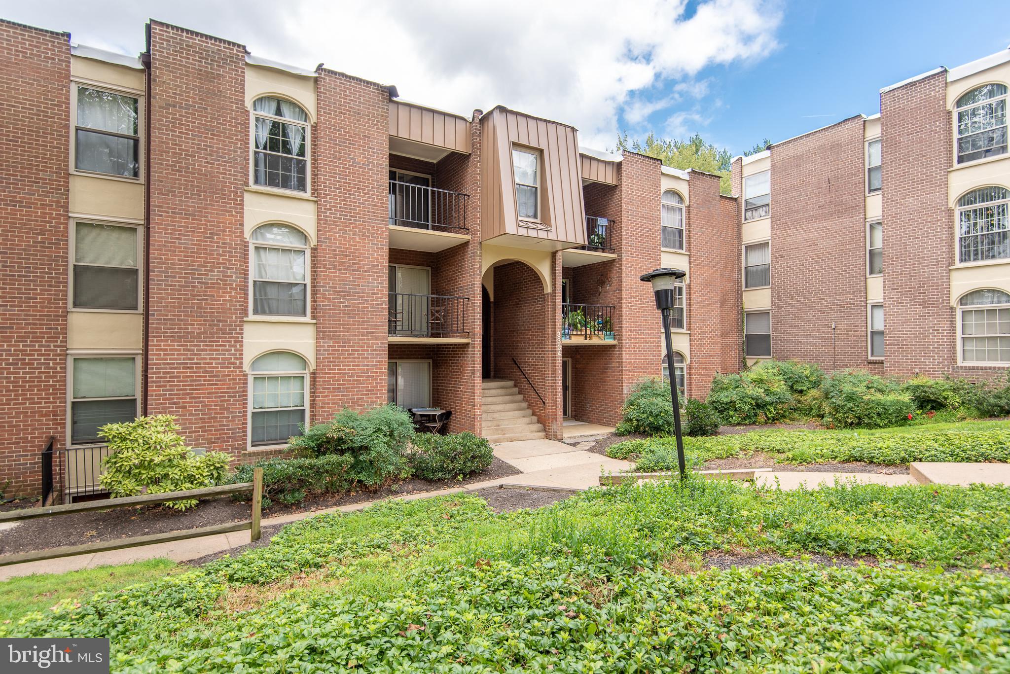 WOODBURN VILLAGE - Residential Lease