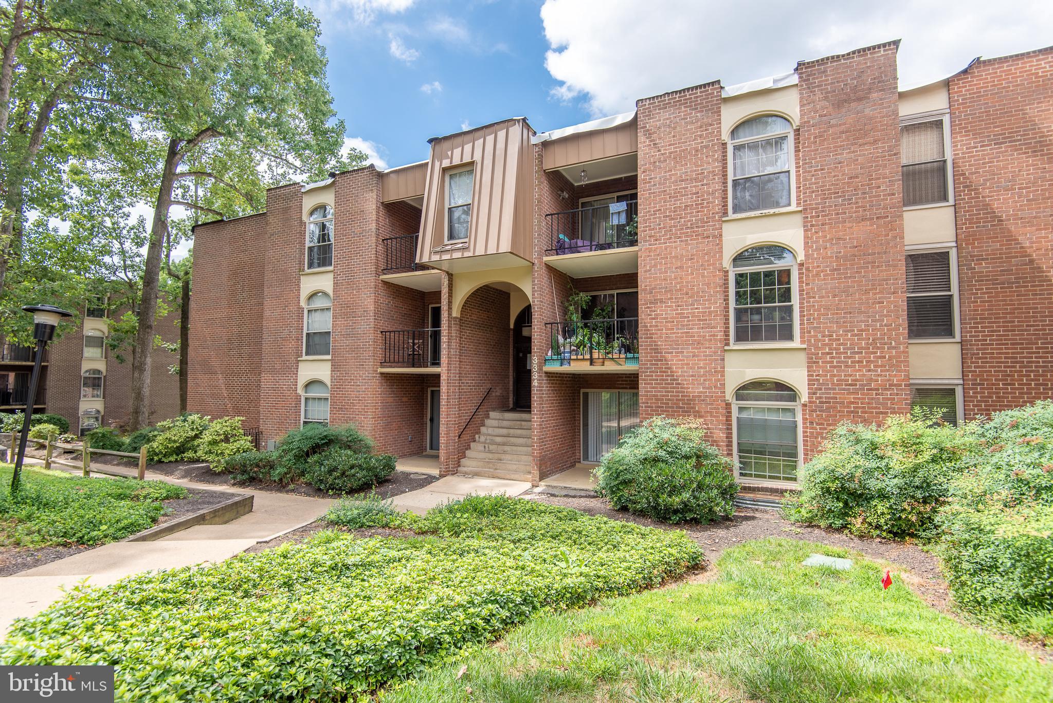 WOODBURN VILLAGE - Residential Lease