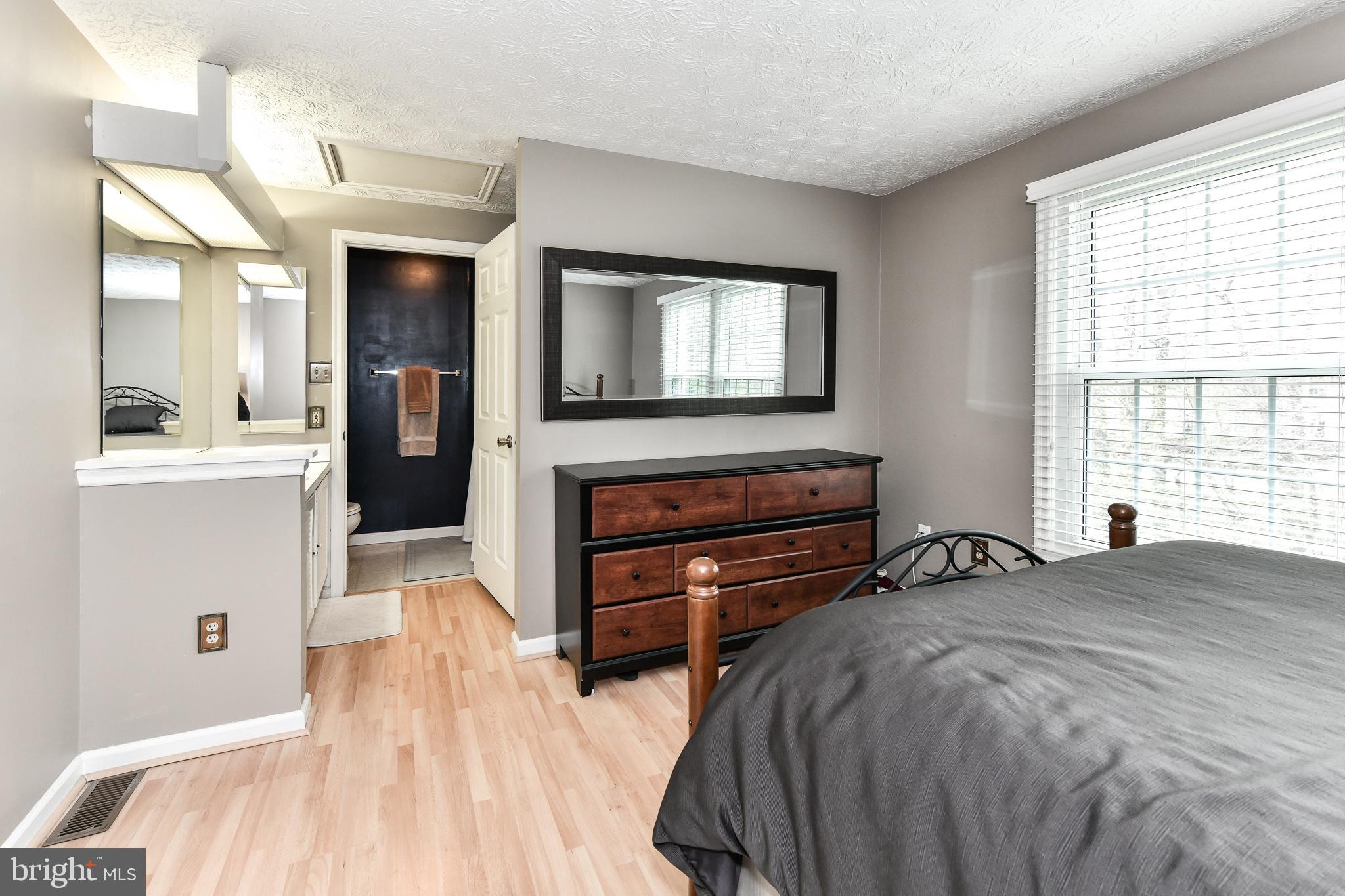 RESTON - Residential Lease